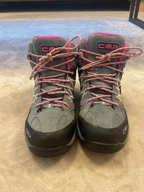 Nepremokavé topánky, 31