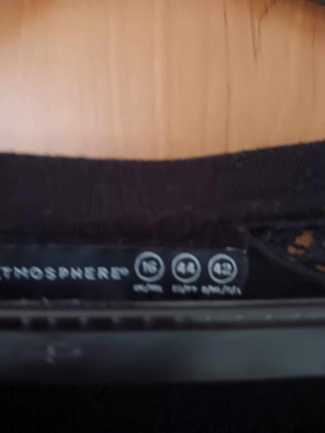 Pulover s krajkou na ramenach, atmosphere,44