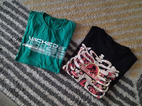 Tričká kostra a nápis, m