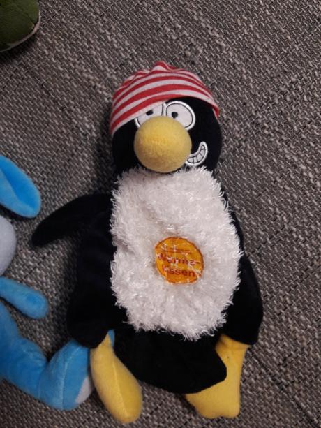 Spolu 4 plysaky,malo hrane, 