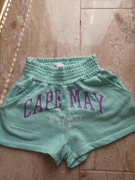 Dámske šortky, bershka,xs