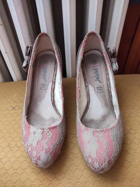 Čipkované lodičky s mašľou, 41