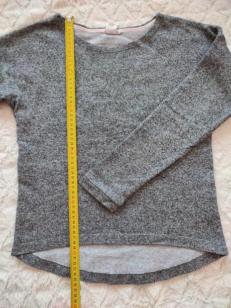 Hrubšie tričko,vzadu predĺžené,top stav, h&m,146