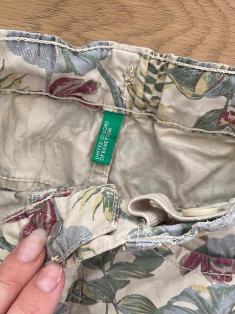 Šortky, benetton,134