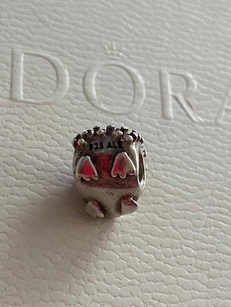 Pandora koralka ježko, pandora