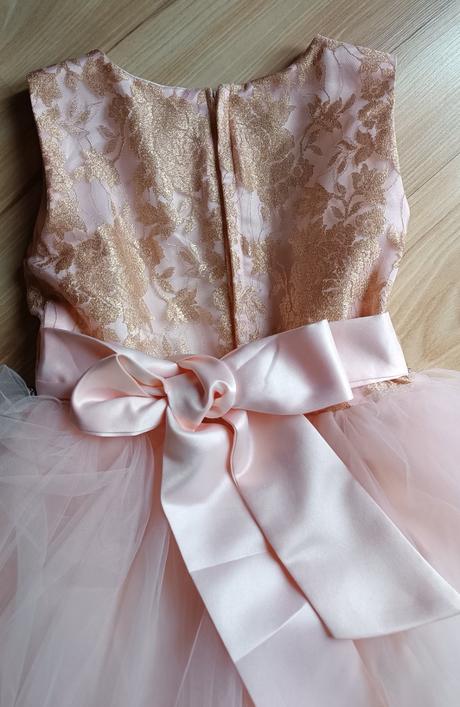 Nádherné šaty pre princeznú, 128