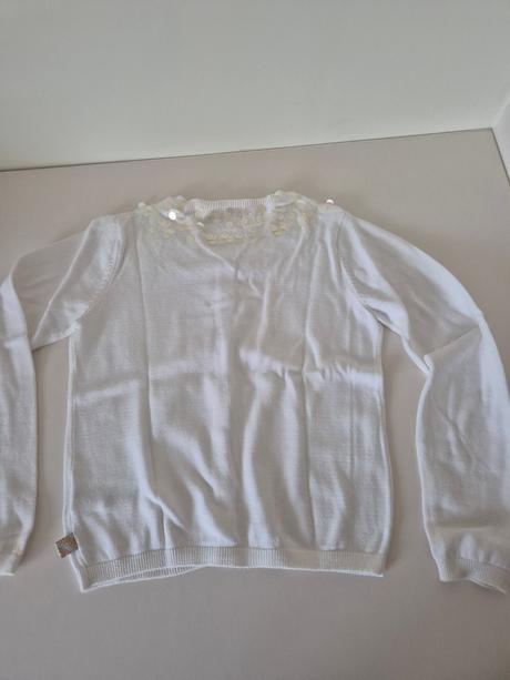 Biely svetrik v.128, 128