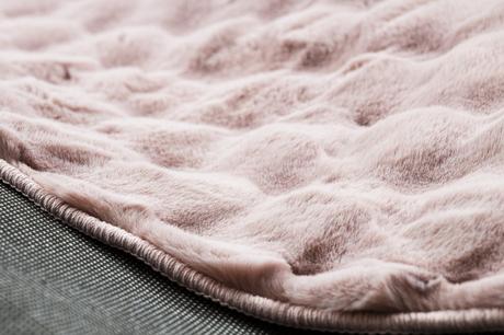 Koberec bubble púdrovo ružový 45, imitácia králik,