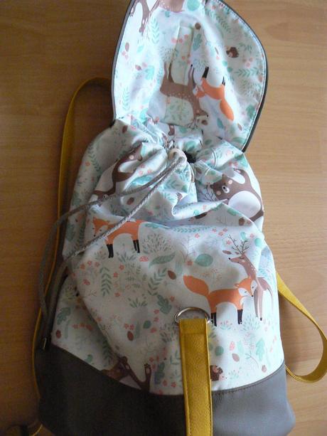 Dievčenský ruksak, 