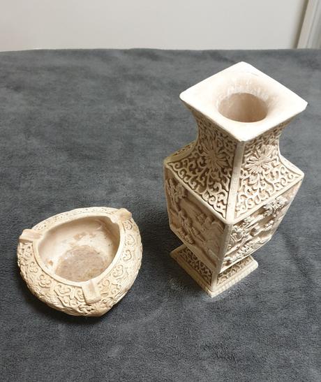 Stará váza s popolníkom,