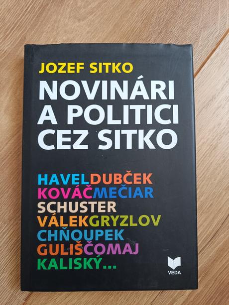 Novinari a politici cez sito,