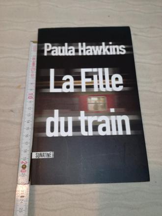 Paula hawkins po francuzsky ea20, 
