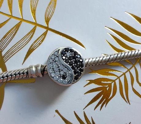 Prívesok jin a jang, 