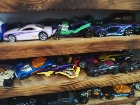 Ponúkam na predaj hot wheels, 