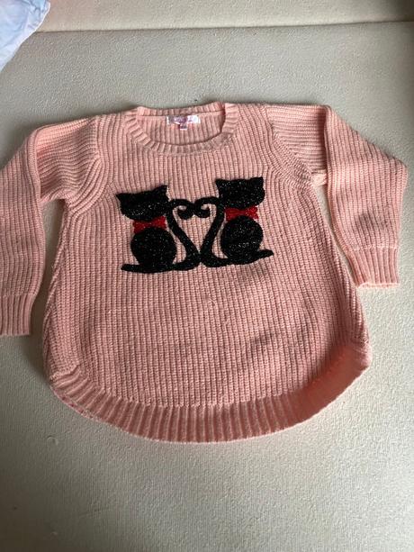 Lososovo-ružový pulover s mačičkami, 128