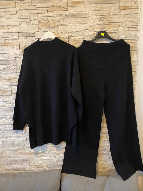 Pletený komplet new collection veľ. uni, new balance