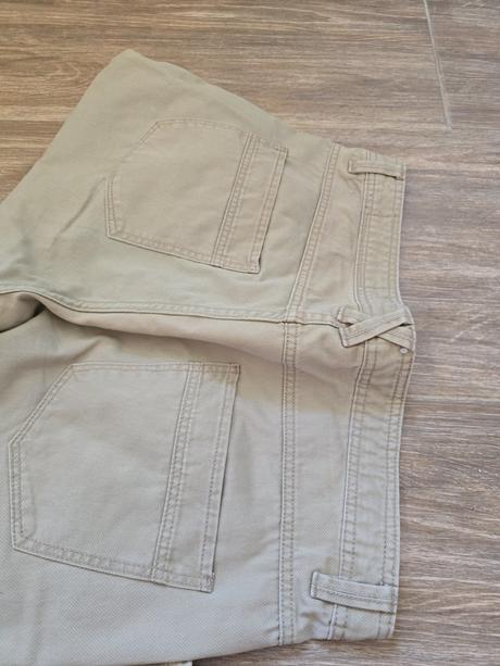 Nohavice č.34, reserved,34