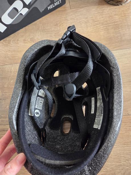 Hqbc cyklisticka prilba policajt, s