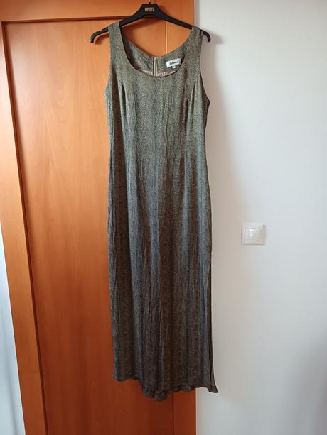 Spoločenské šaty, 42