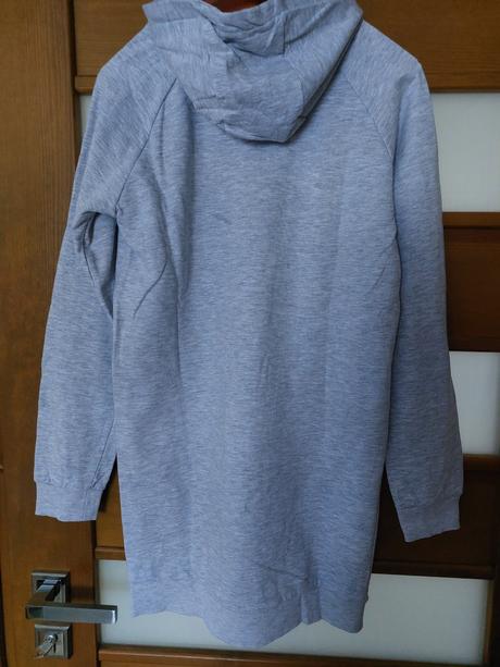 Mikinka predĺžená nasa, sinsay,158