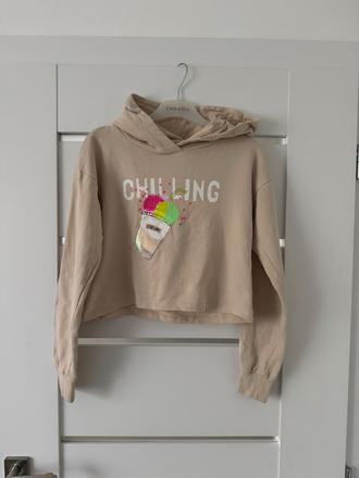 Krasna mikinka, reserved,158