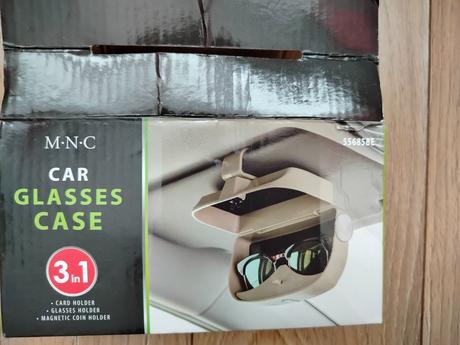 Držiak na okuliare do auta,