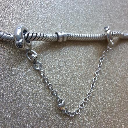 Bezpečnostná retiazka na náramok srdce, 