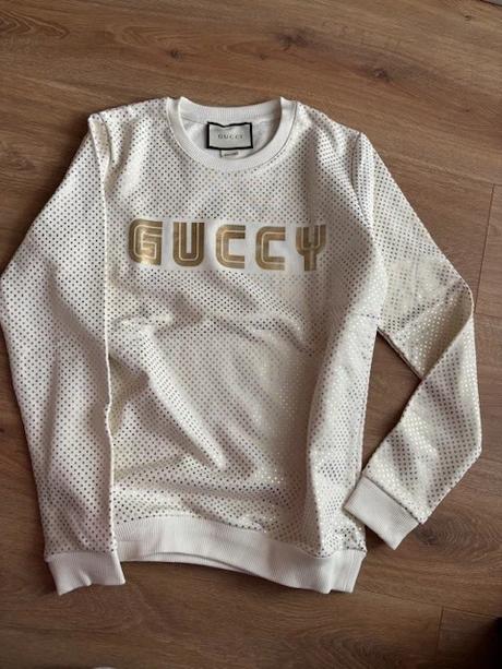 Mikina so zlatými bodkami, s