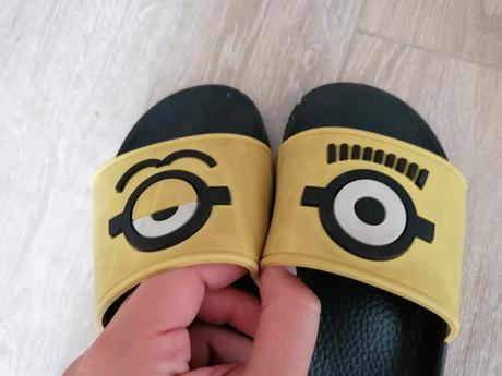 Mimoni slapky, reserved,33