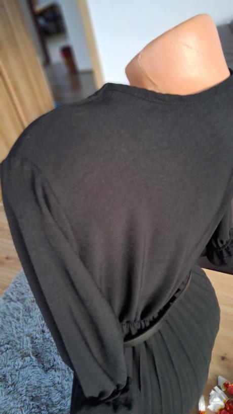 Čierne šaty 42, 42