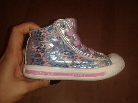 Dievčenské tenisky, 23