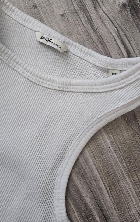 Tielko mustang, mustang,m