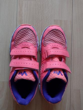 Botasky, deichmann,34