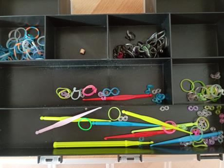 Kufrík s gumickami, 