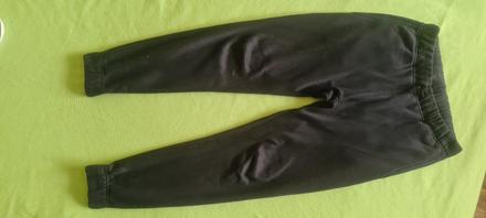 Čierne tepláky, 152