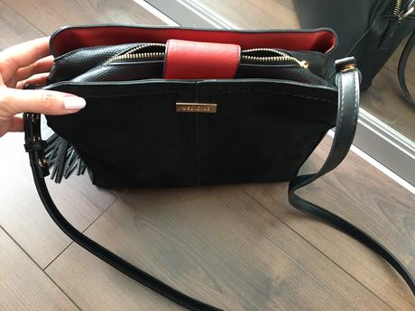 Crossbody kabelka, medicine