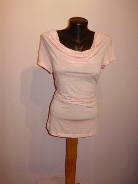 Krásny ružový topík s vodou, m