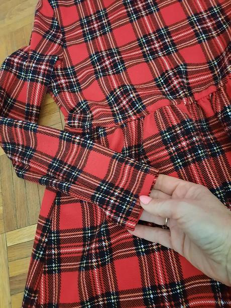 Dievčenské šaty, 146