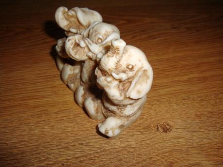 Soška sloníkov nevidím,nepočujem,mlčím, 