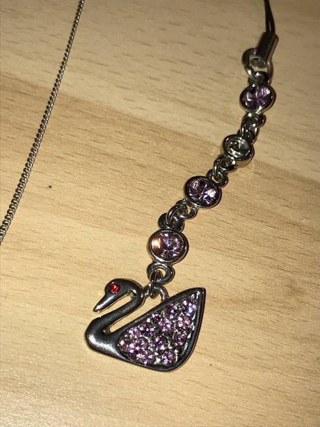 Krásny náhrdelník spolu s príveskom, 