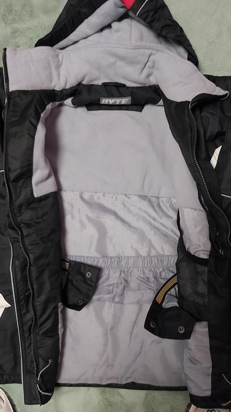 Lyziarska vetrovka, 164