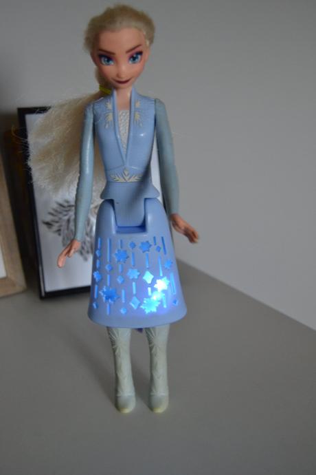 Svietiaca bábika elsa ľadové kráľovstvo 2 hasbro,