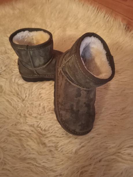 Teplucke semišové čižmičky., 28