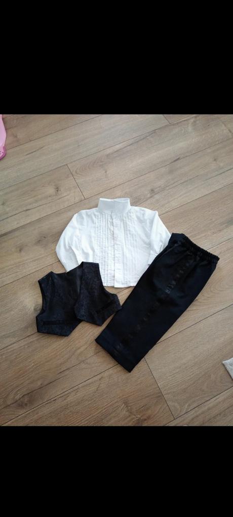 Chlapčenský slávnostný set 80, 80