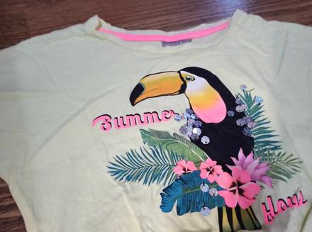 Tričko moderné, pár krát oblečené 134-140, 140