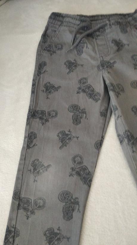 Šedé nohavice, pepco,122