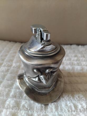 Starozitny zapalovac,