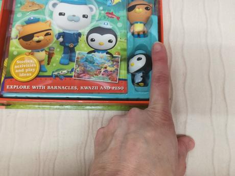 Octonauts sticker book / book / play set nwi18, 