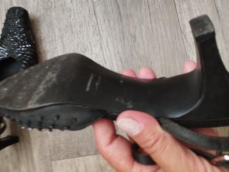 Čierne elegantné sandále č.39, 39