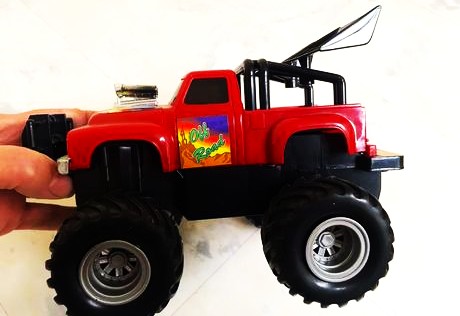 Starý veľký retro jeep / 2 ks,